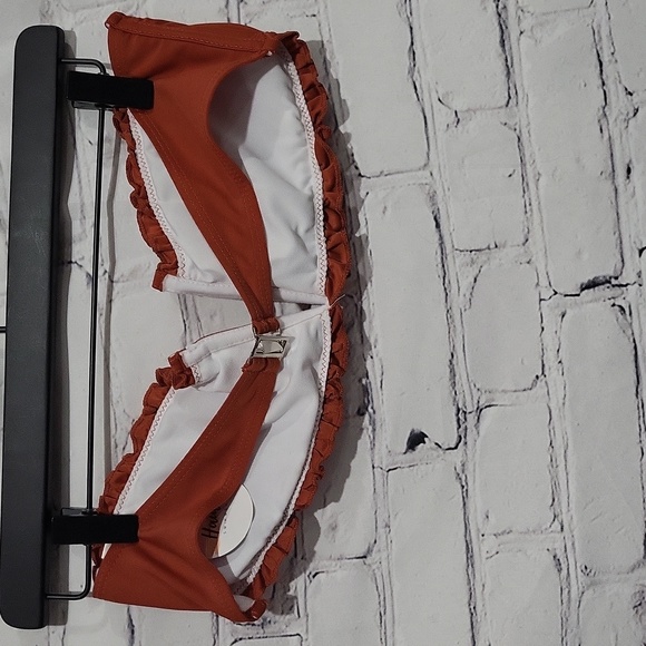 HAUTE SWIMWEAR bikini top size medium - Picture 3 of 4